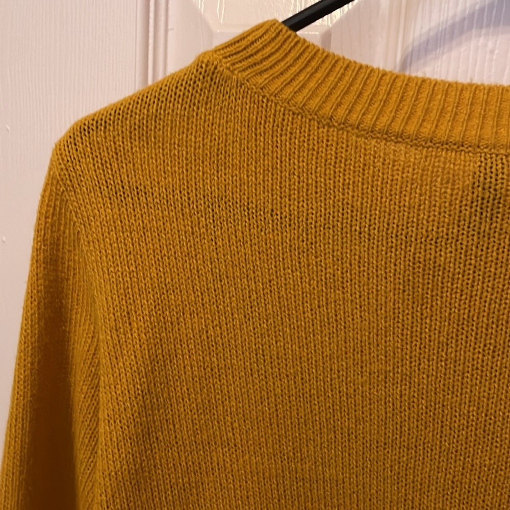 Yellow Sweater - Picture 4 of 5
